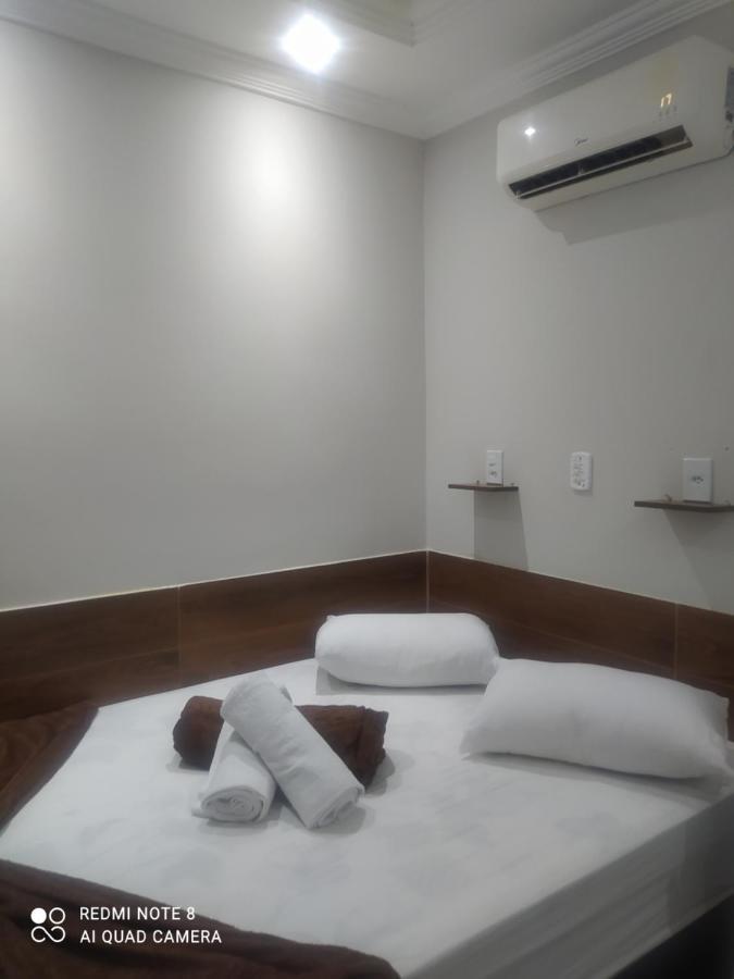 Pousada Quarto Casal Com Ar,Frigobar, Garagem أباريسيدا المظهر الخارجي الصورة