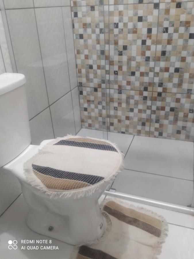 Pousada Quarto Casal Com Ar,Frigobar, Garagem أباريسيدا المظهر الخارجي الصورة