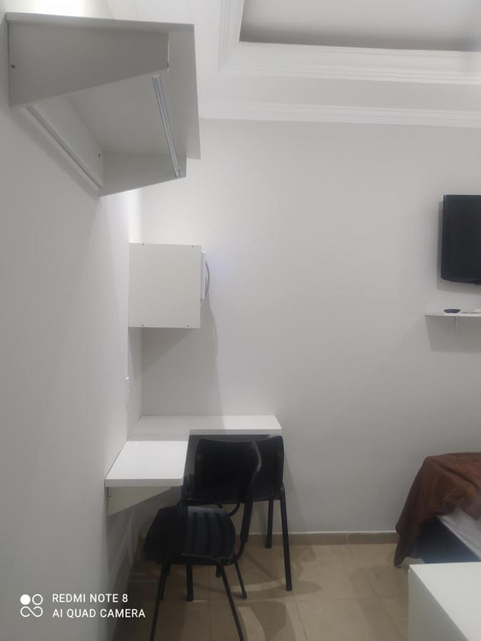 Pousada Quarto Casal Com Ar,Frigobar, Garagem أباريسيدا المظهر الخارجي الصورة